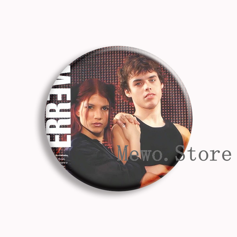 Film Rebelde Way Pulsante morb - Pin Button Badge recensione e prezzo